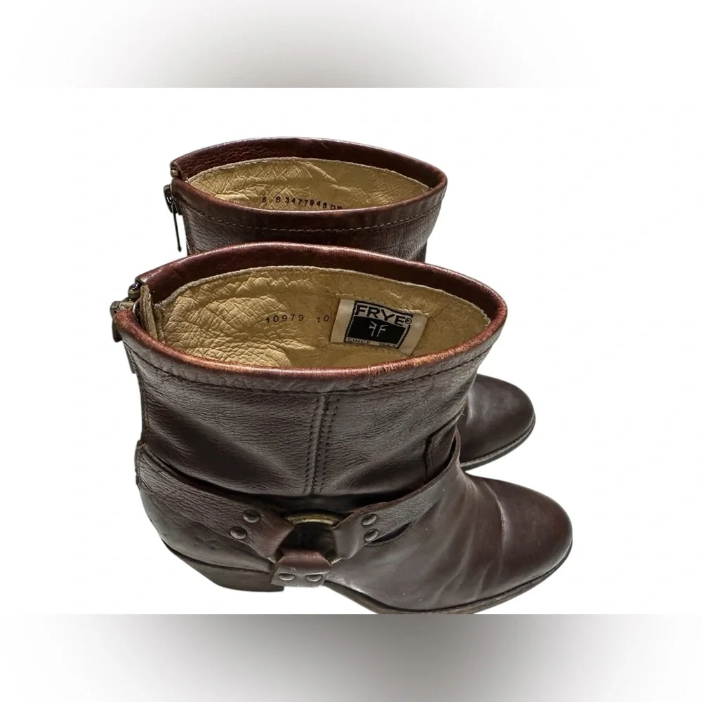FRYE LEATHER ZIPPER ANKLE Distressed BOOTS SIZE 8B B2 - Picture 3 of 8